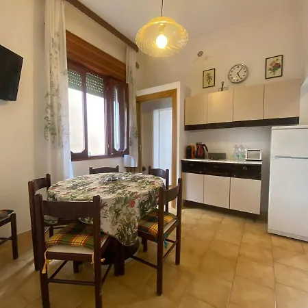 A 1 Passo Dal Mare Free Parking E Free Ombrellone A Appartement *